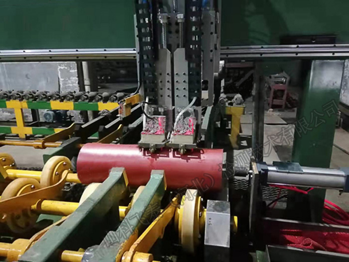 鋼管超聲探傷設(shè)備.jpg